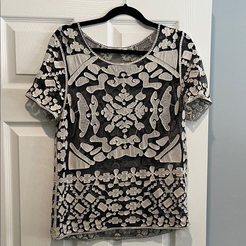 Miami Black and White Patterned Short Sleeve Top